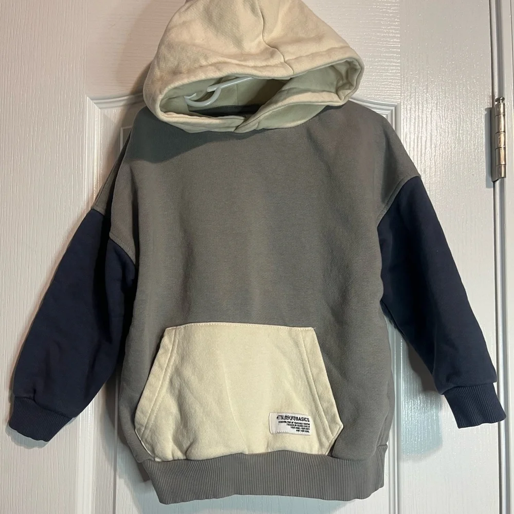 Zara Youth Block Color Hooded Sweatshirt - Ecru Blue - Size‎ 6 🌟